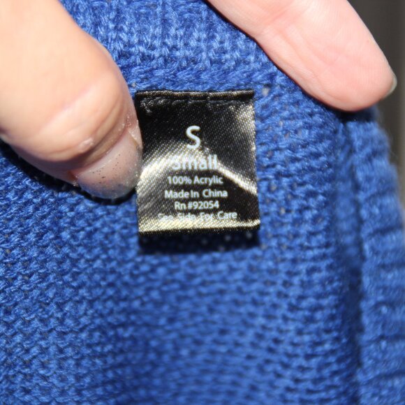 Holiday Christmas Sweater Penguins Vest Blue Acrylic Button Down Size S w/ Gems - Picture 7 of 7